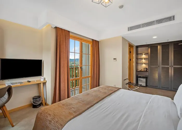 Hotel Zeyt *